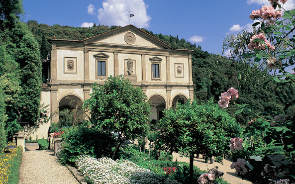 Gardens of Italy features beautiful, important, unusual and private gardens